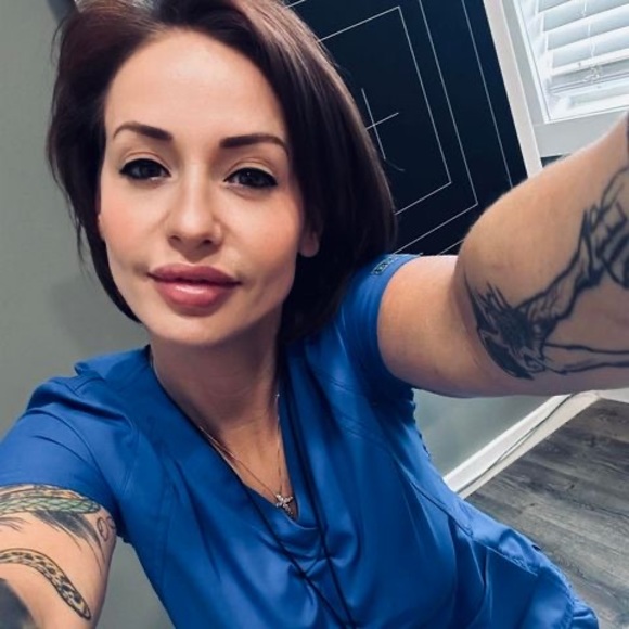 Meet your Posher, Erica - Picture 1 of 1